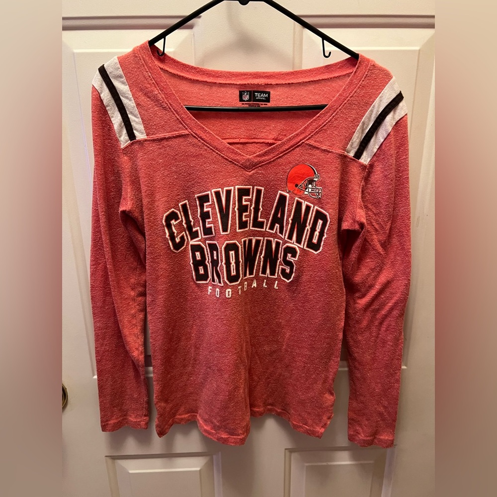 NFL Team Apparel Cleveland Browns Orange Long Sleeved Tee, Small.